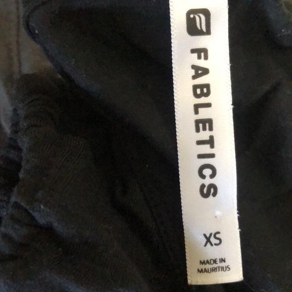 Fabletics T-shirt Bundle - Picture 3 of 7